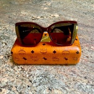 🦋 MCM Butterfly Shape Sunnies in Aubergine